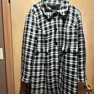 Stylish Black and White Plaid Women's Coat